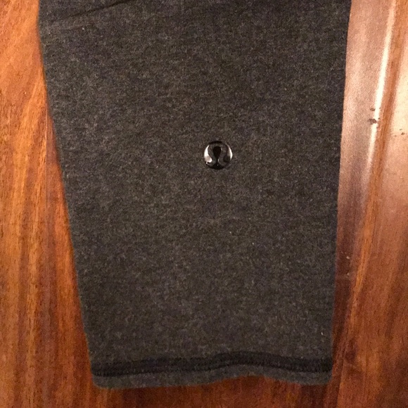 LULULEMON ATHLETICA - Picture 2 of 3